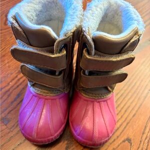 Baby GAP thinsulate boots 5/6